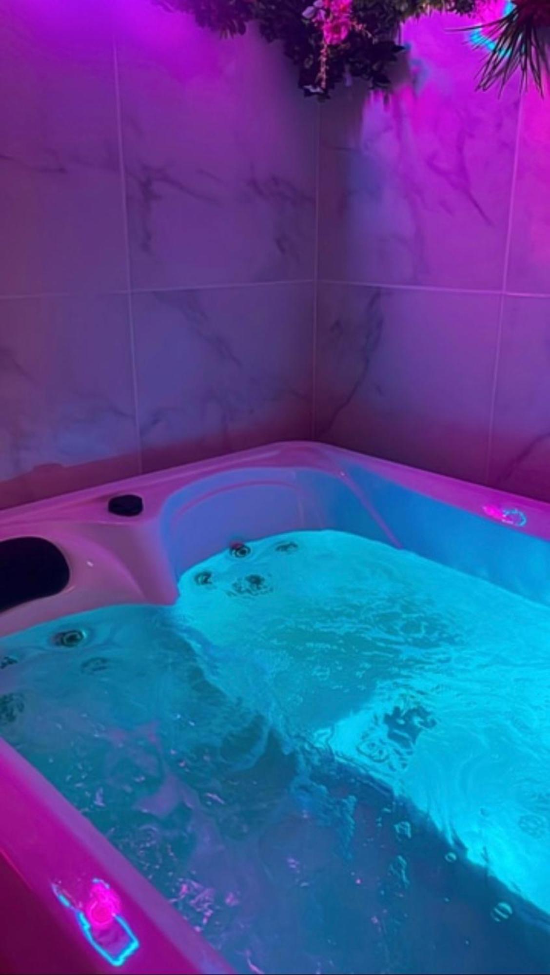 Maison Spacieuse Jacuzzi Wifi Netflix Quievrechain Exterior photo